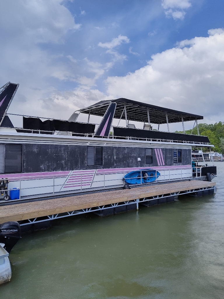 Houseboat on Lake Cumberland - Relax &amp; Explore from the Water - Image 1 of 1
