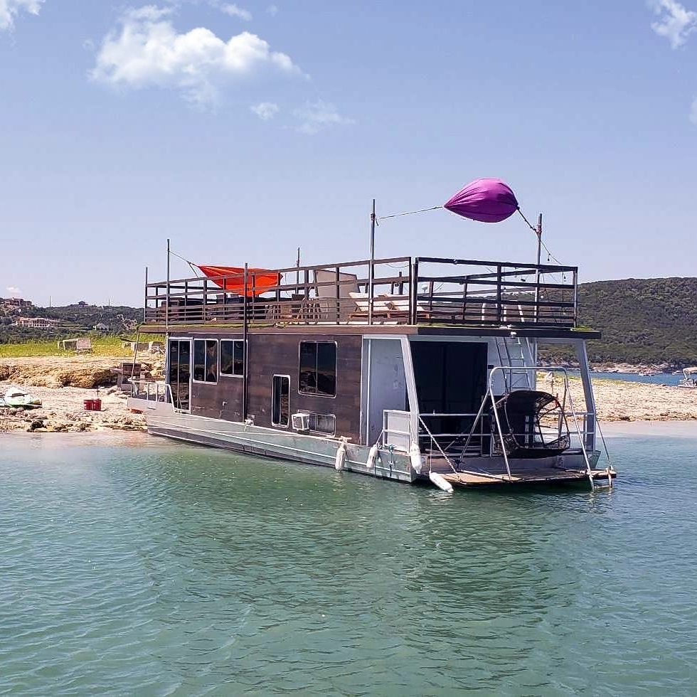 Live the Lake Life in Style Houseboat on Lake Travis - Image 1 of 1