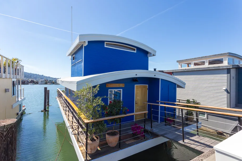 Houseboat in Sausalito - Floating Paradise - Image 1 of 1