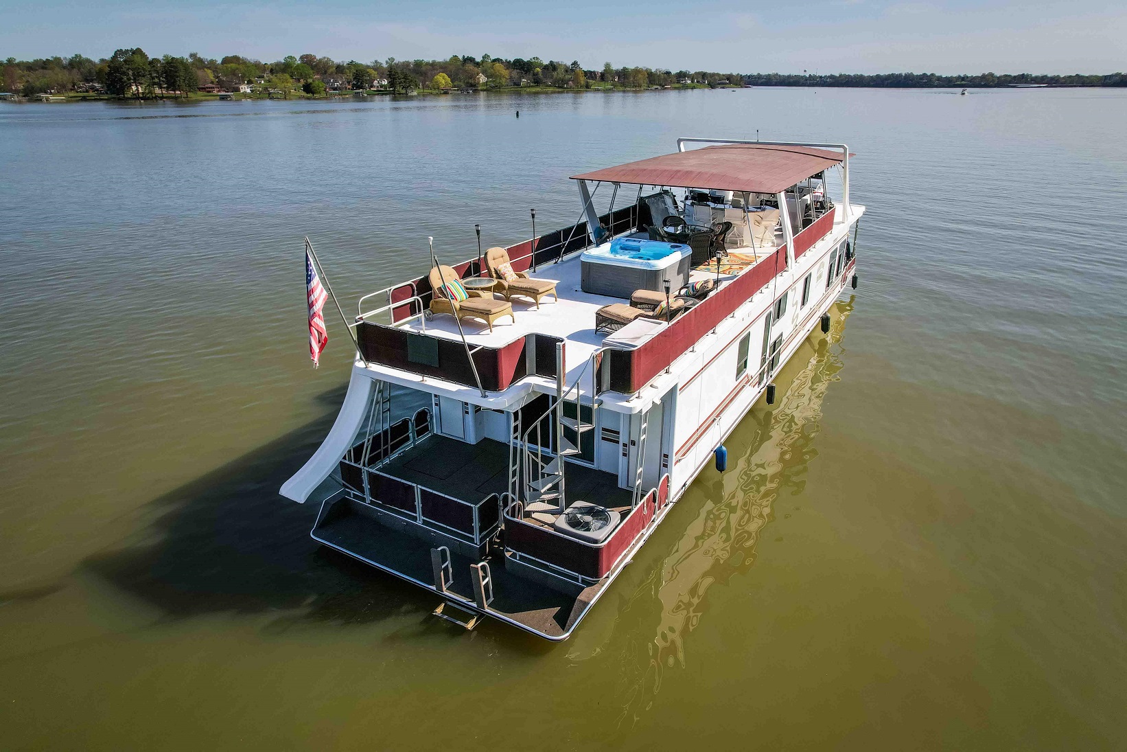Luxury Houseboat on Table Rock Lake - Image 1 of 1
