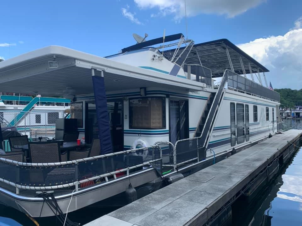 Escape to Serenity with Houseboat on Dale Hollow Lake - Image 1 of 1