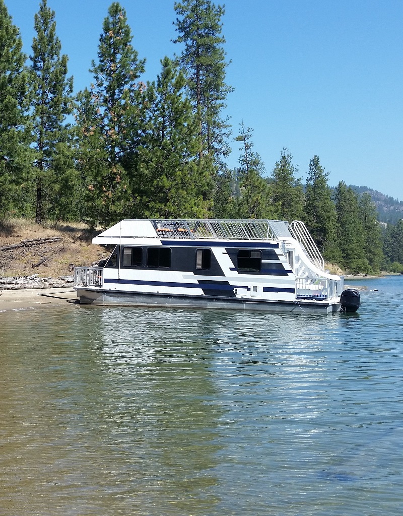 Houseboat on Lake Roosevelt, WA - Fish, Swim &amp; Wake Up to Stunning Views - Image 1 of 1