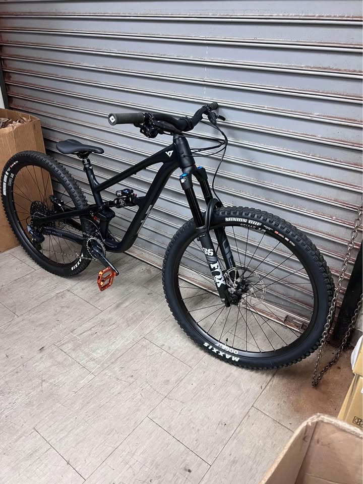 Shred the Garden Isle - YT Core 2 Rentals for Jurassic Trails - Image 1 of 1