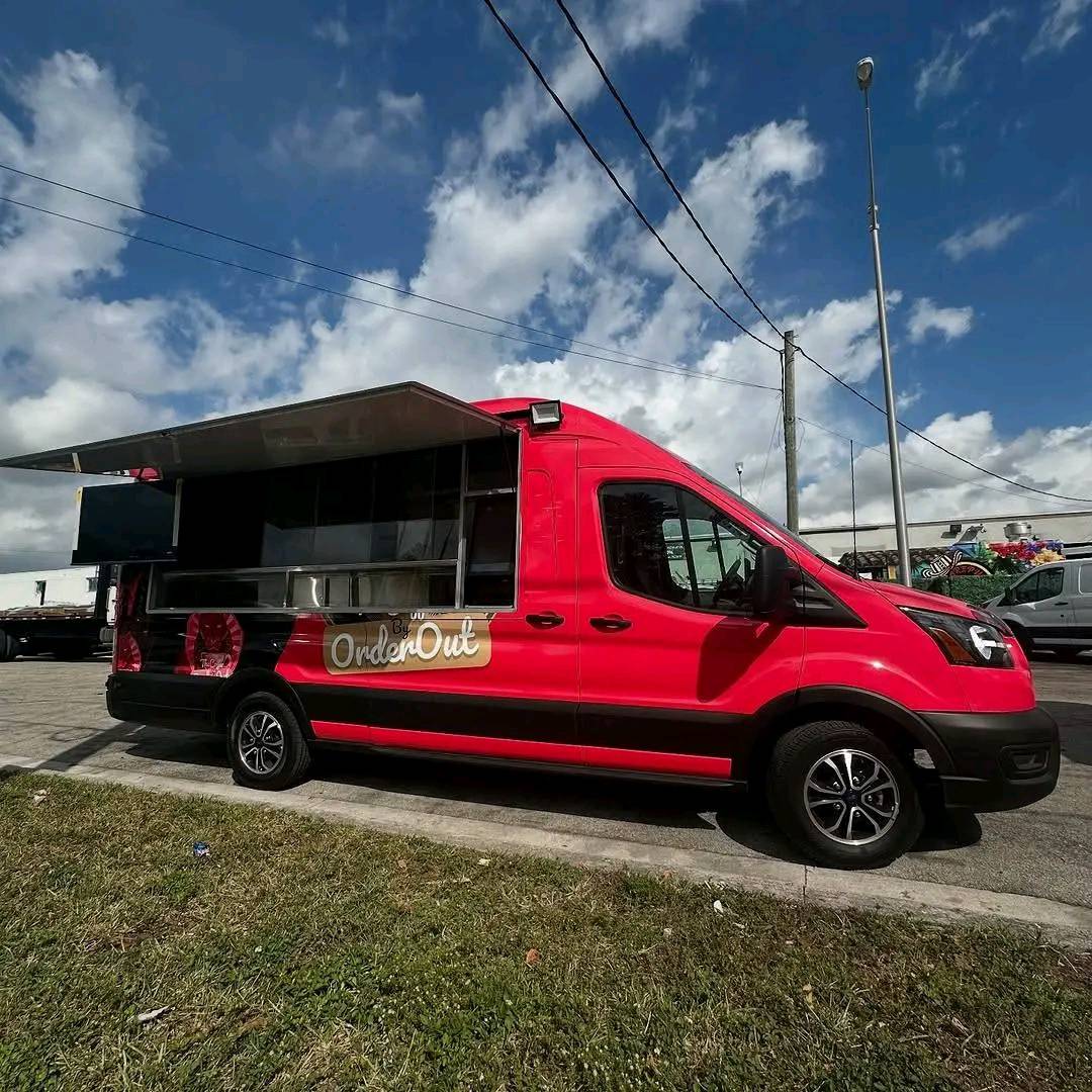 Ford E450 Food Truck for Rent in NYC - Great for Events &amp; Startups - Image 1 of 1
