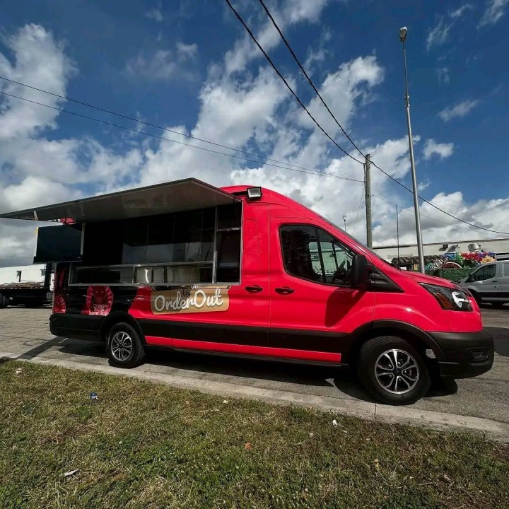 Ford E450 Food Truck for Rent in NYC - Great for Events & Startups
