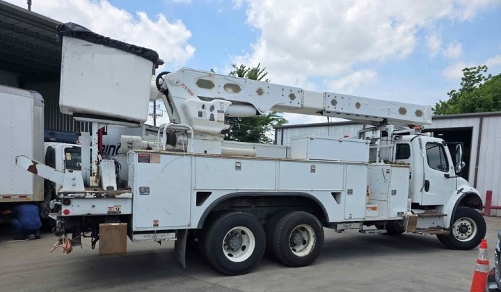 2015 Freightliner Bucket Truck