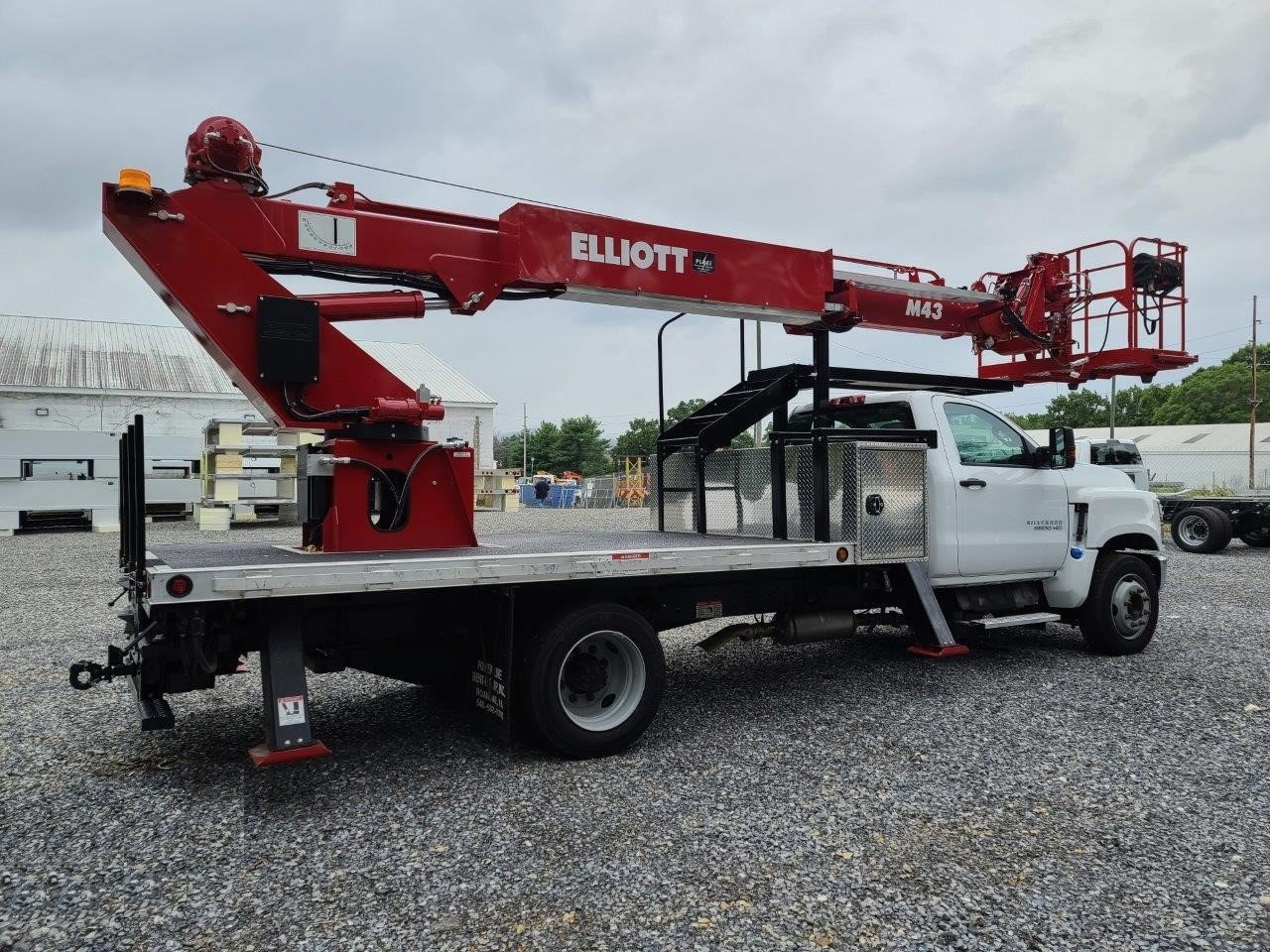 2020 Elliott M43R Chevrolet Silverado 6500HD Bucket Truck - Image 2 of 2