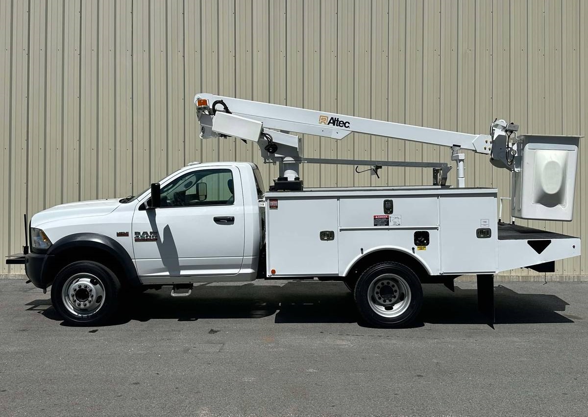 2016 Altec 35&#039; Dodge Ram 4500 Utility Bucket Truck - Image 1 of 1