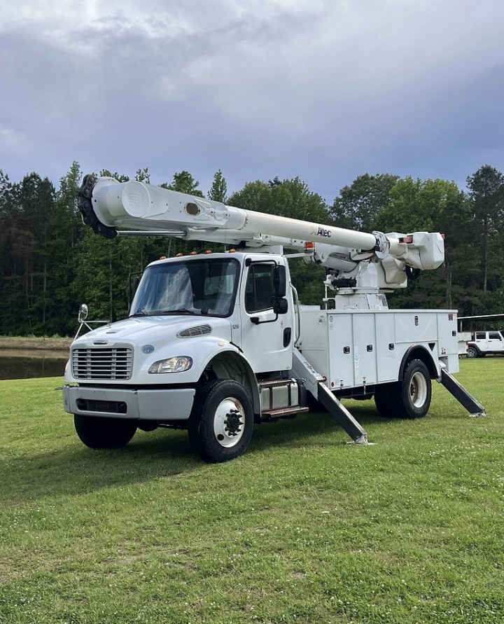 2014 Freightliner Altec 60 foot Bucket Truck