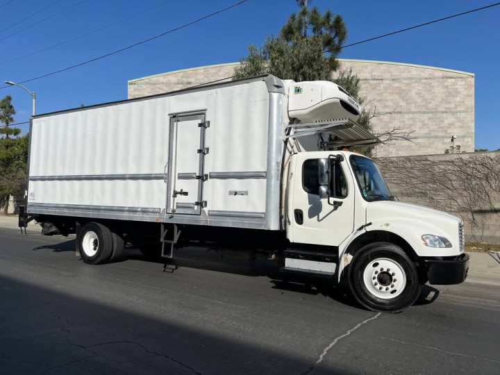 2017 Freightliner M2 26ft Reefer Box Truck