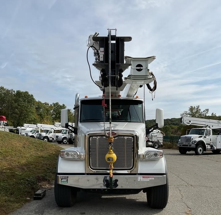 Peterbilt 567 Elliott E160 Boom Truck - Image 1 of 1