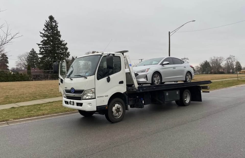 Hino 195 Tow Truck - 24/7 Emergency Towing - Image 1 of 1