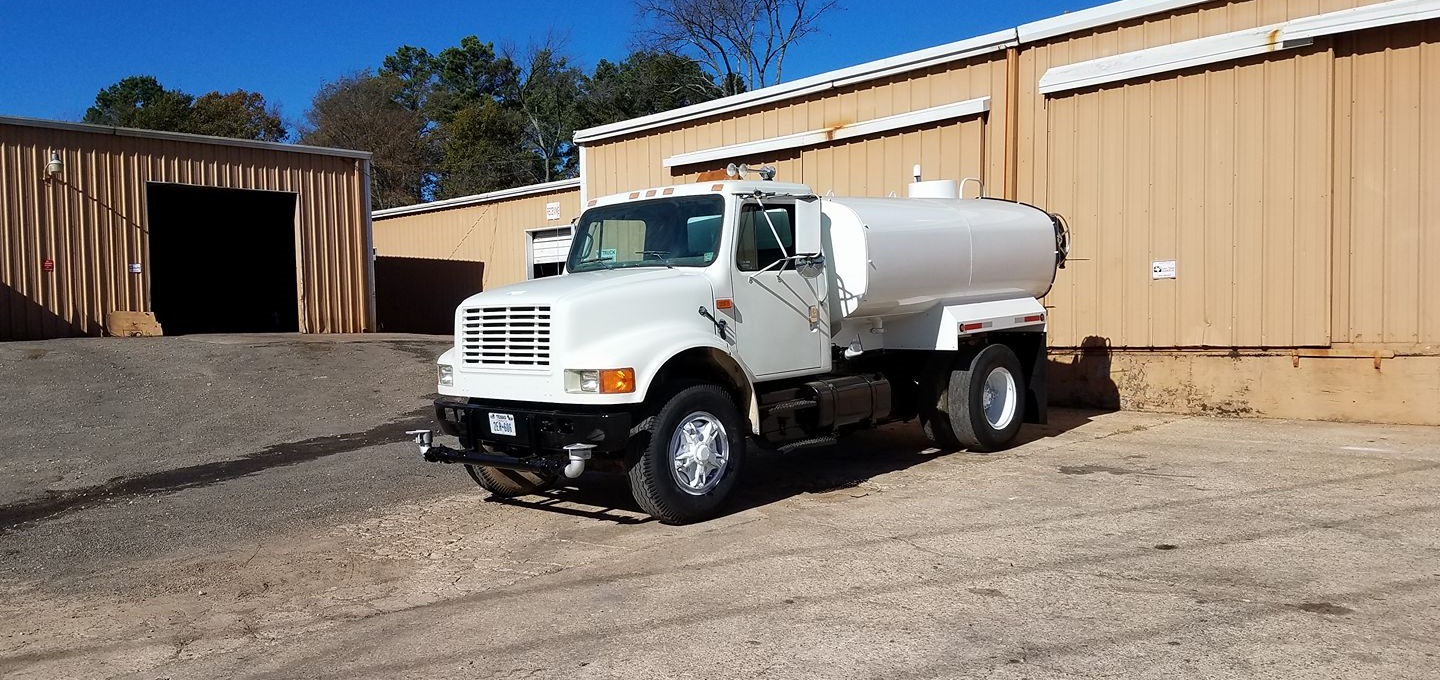 Affordable 2000-Gallon Potable Water Truck Rental in Los Angeles - Fast Delivery! - Image 1 of 1
