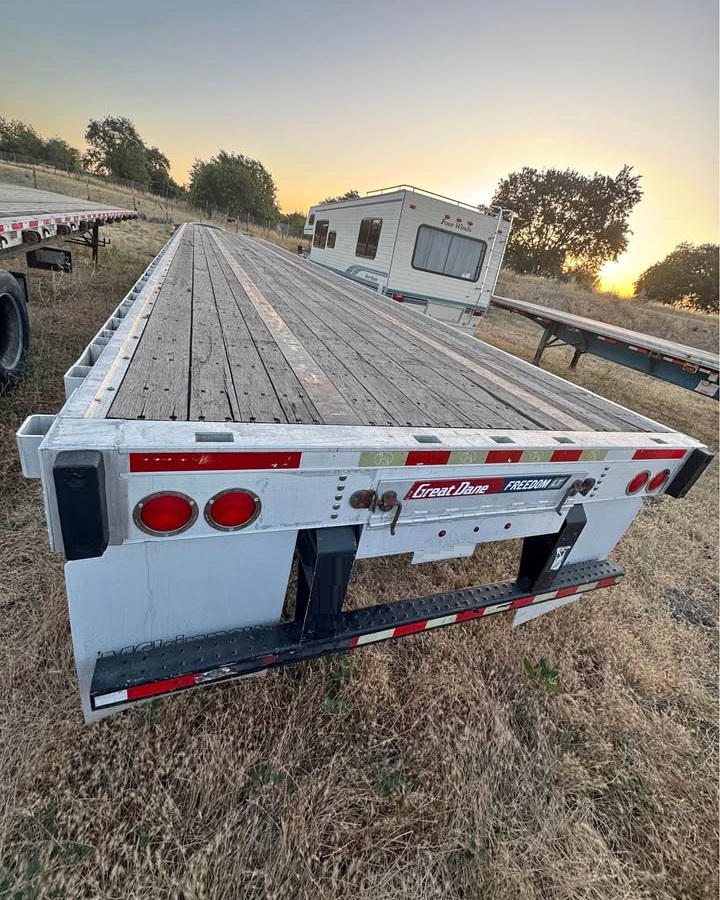Great Dane 48ft Flatbed Trailer - Haul Dozers, Steel Coils &amp; Oversized Loads - Image 1 of 1