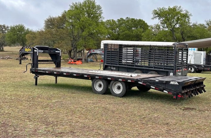 Big Tex 20ft Gooseneck Flatbed Trailer - AUSTIN’S BEST!