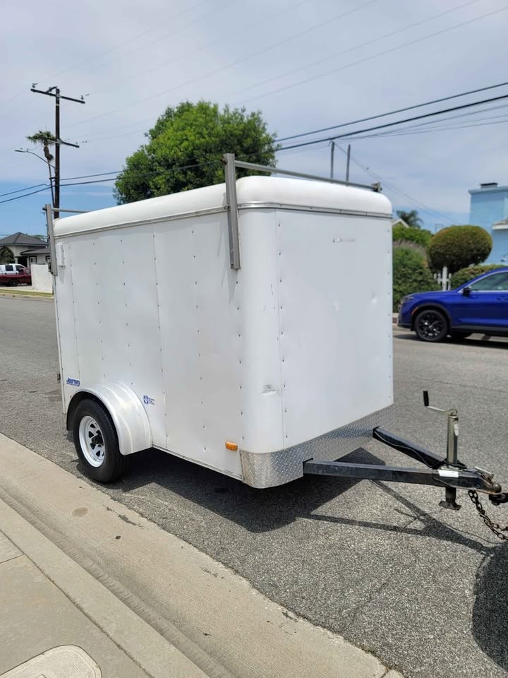 8x5 Enclosed Cargo Trailer in LA - 2950 LBS Capacity
