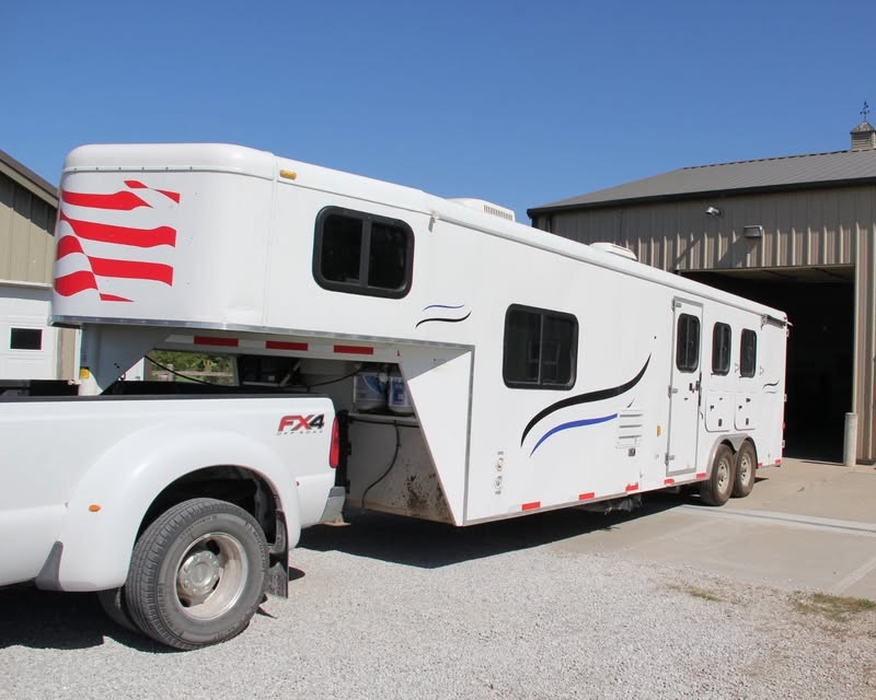 Bison Trail Express 3-Horse Trailer - For Midwest Ranchers - Image 1 of 1