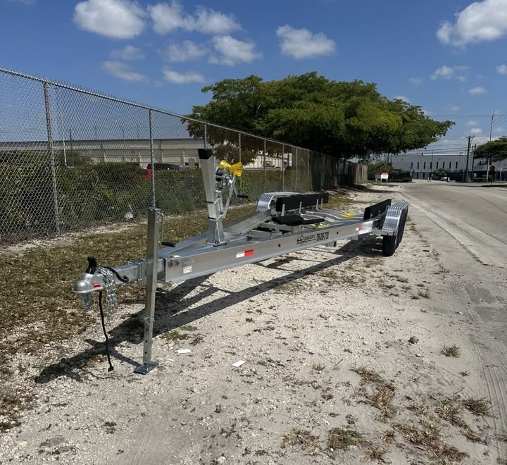 32-34&#039; Aluminum Yacht Boat Trailer - Triple Torsion Axle - 18,000 lb Capacity - Image 1 of 1
