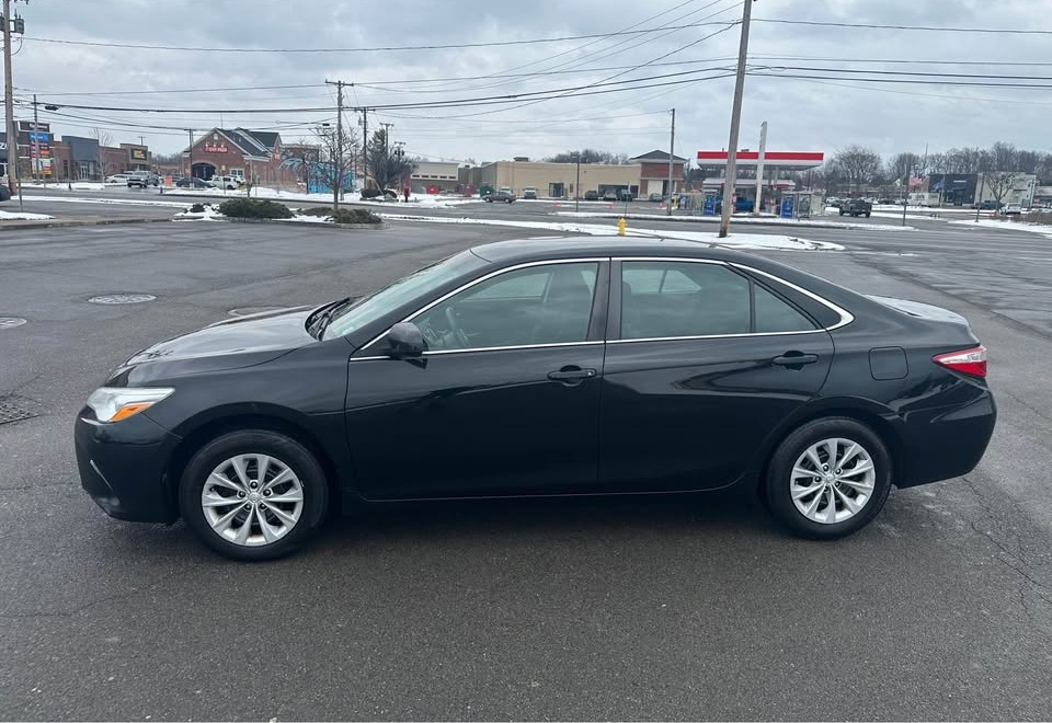 2017 Toyota Camry LE - Image 1 of 1