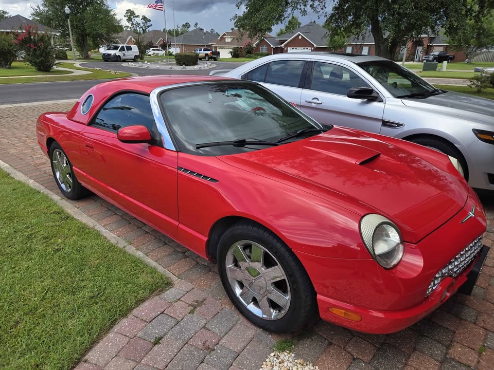 2002 Ford Thunderbird Convertible - Image 1 of 1