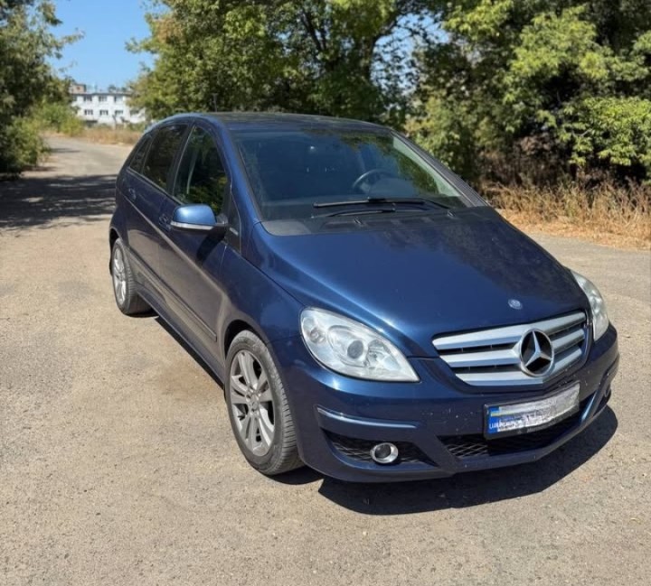 2011 Mercedes-Benz B180