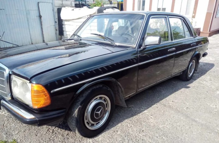 1984 Mercedes-Benz 240 D