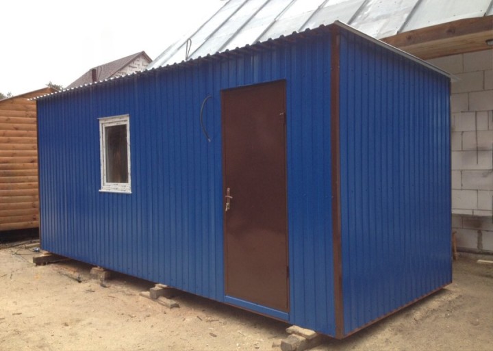 Insulated log cabin made of corrugated board - comfort in any weather!