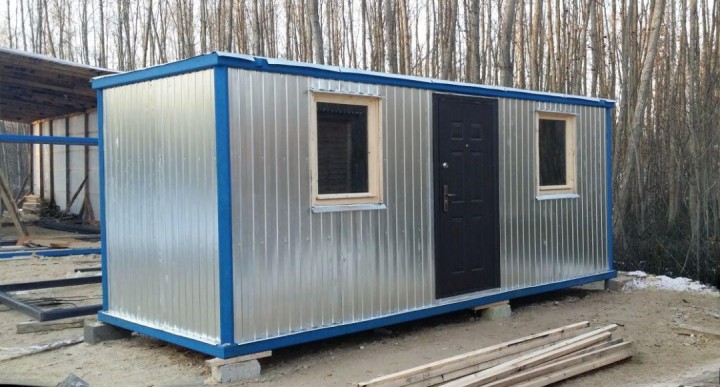 Durable 11 m2 cabin for construction workers. Delivery, installation.