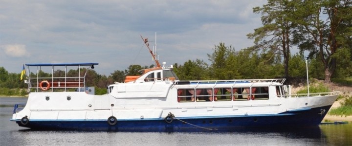 Double-deck motor ship ENEJ – ceremonial events on the water for 30 guests