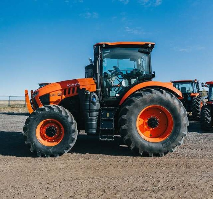 Tractor Kubota M8-201